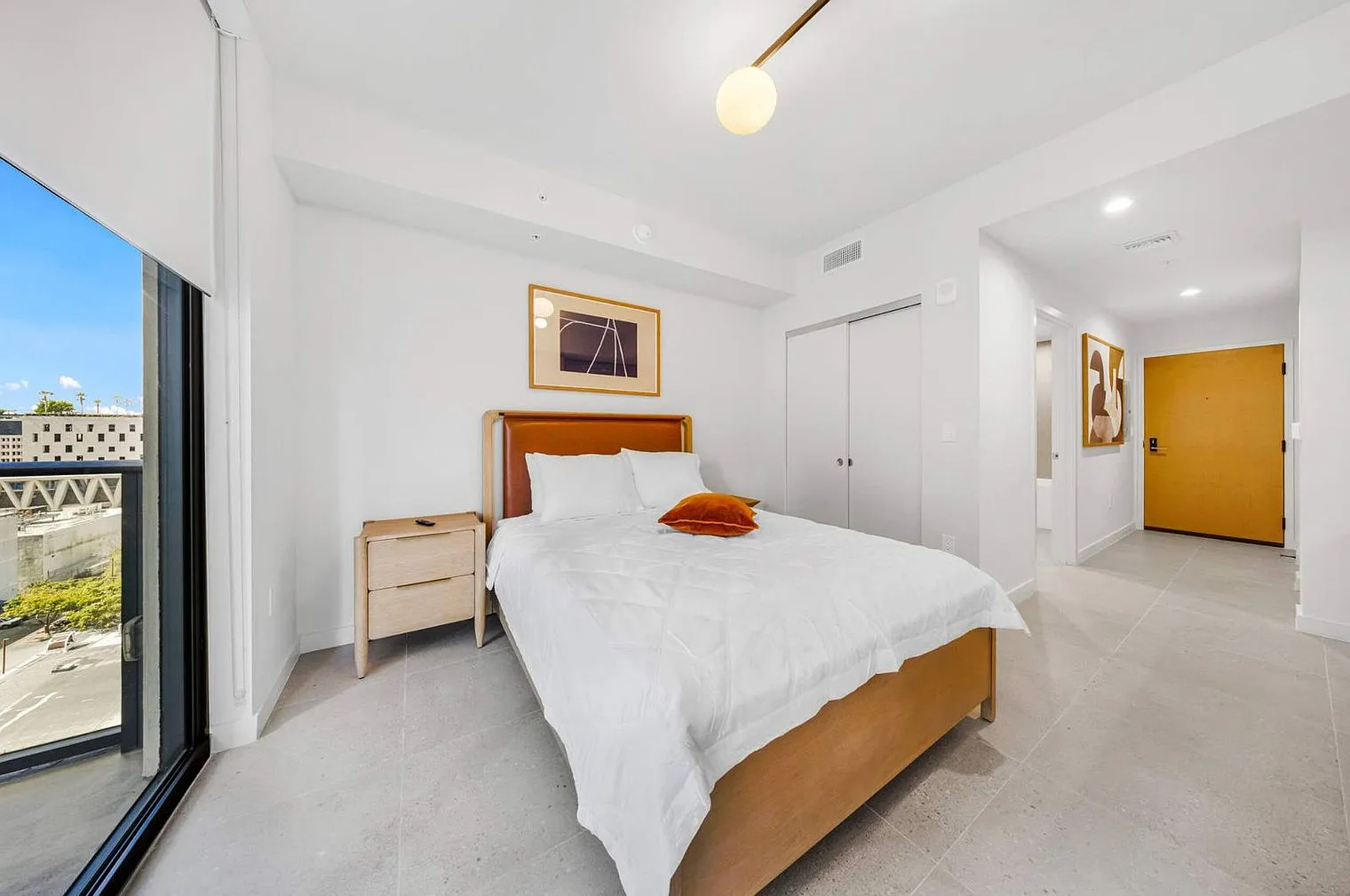 1 bed, 1.0 bath, 548 sqft, $6,716 — Photo 3
