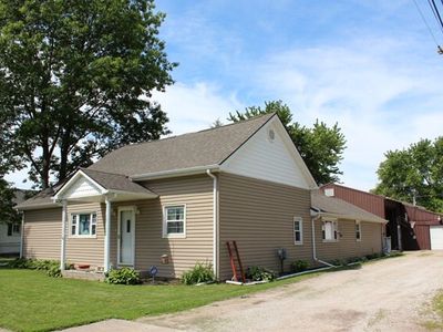 103 N Oakwood St, Oakwood, IL, 61858