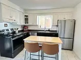 54 Osborne Ave, Toronto, ON M4E3B2
