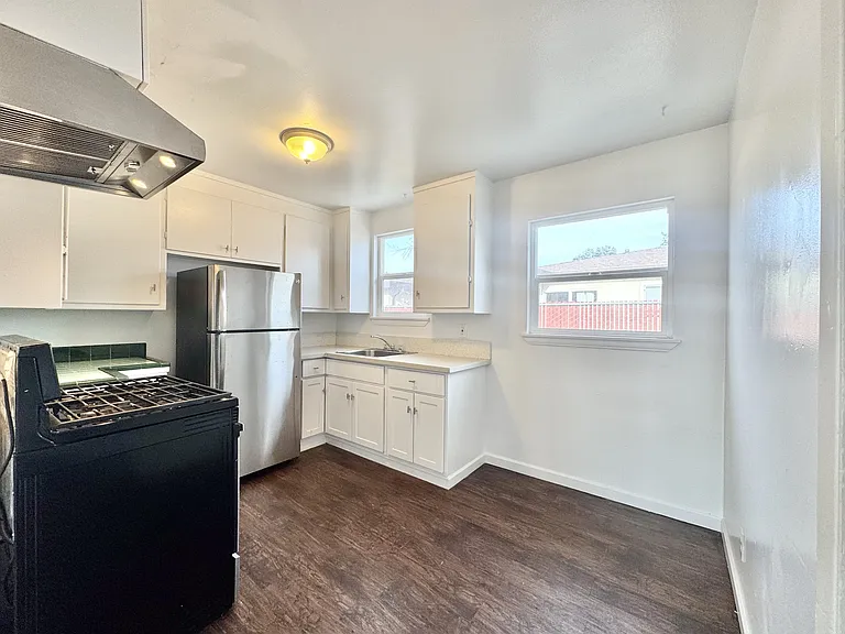 277 Cherry Way — Photo 1
