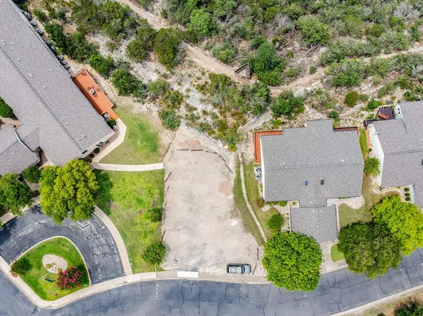 1000 Edinburgh Dr, Kerrville, TX 78028