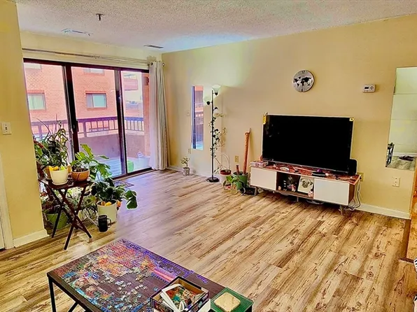 3920 Mystic Valley Pkwy APT 917, Medford, MA 02155
