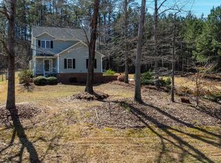 627 Nixon Dr, Sanford, NC 27330