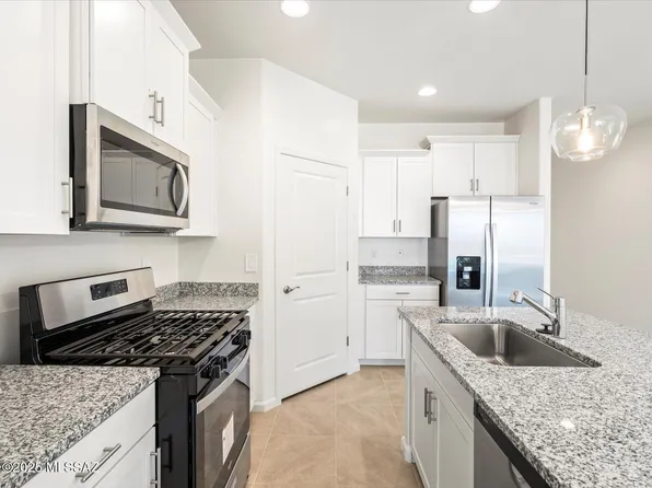 967 S Paseo Las Vigas, Sahuarita, AZ 85629