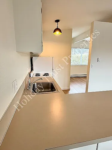 422 East Bay — Photo 13