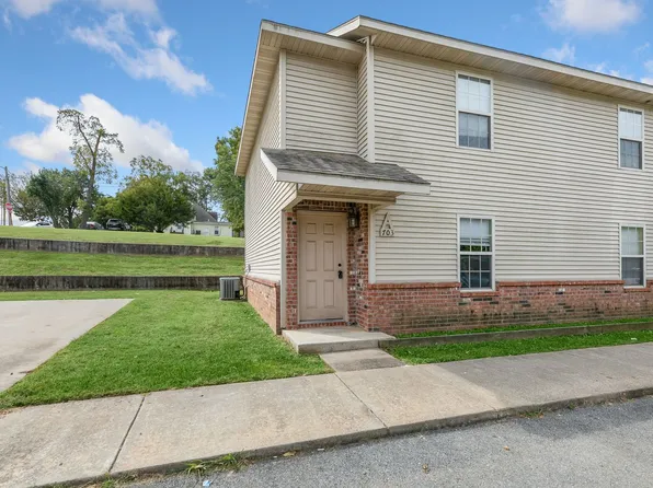 703 W Garland St #A, Siloam Springs, AR 72761