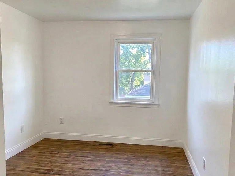 578 E 23rd St #1 — Photo 8
