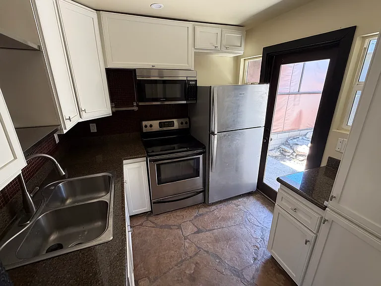 448 E Cottonwood Rd — Photo 3