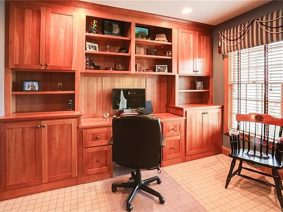 4th image of 5144 Woodway Ct