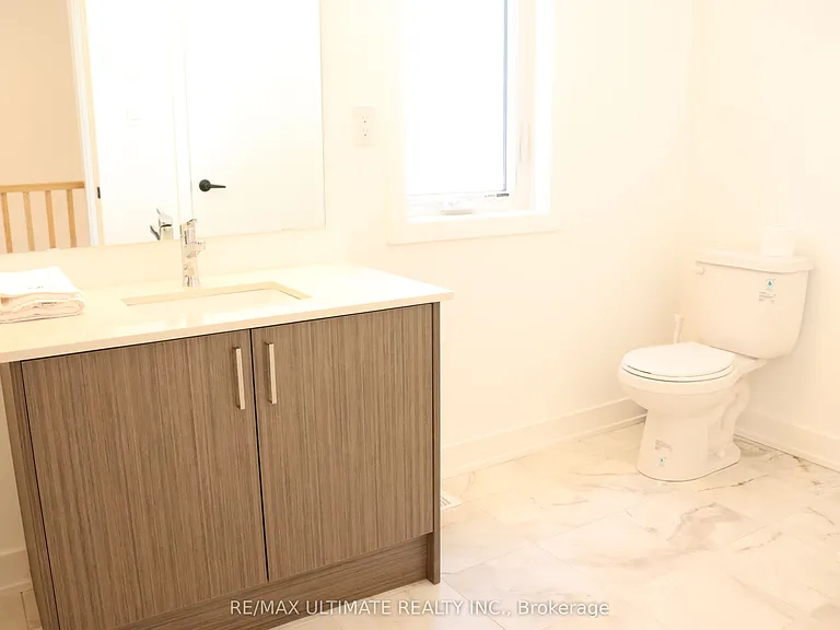 61 Flan Blvd — Photo 20