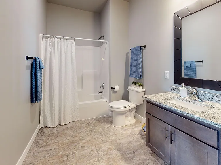 624 Autumn Wood Pkwy — Photo 32
