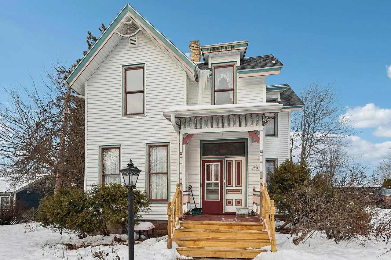 733 5th Street photo 1