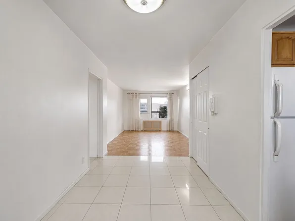 61-15 98th St #16H, Rego Park, NY 11374