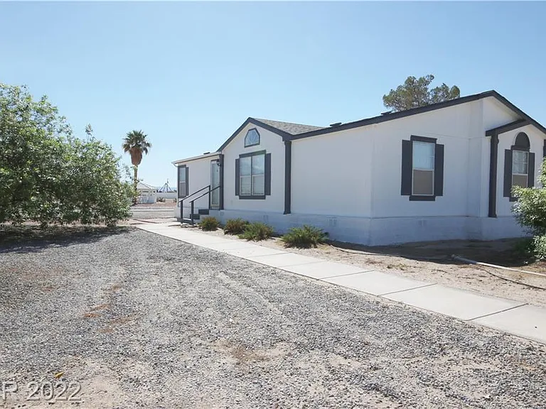 1421 E Gamebird Rd — Photo 3