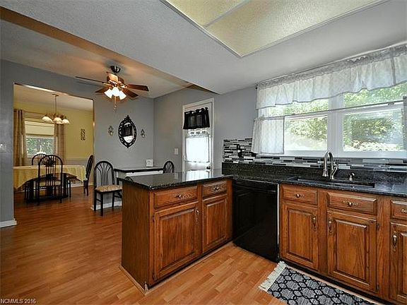 5th image of 107 Abbey Fields Ln