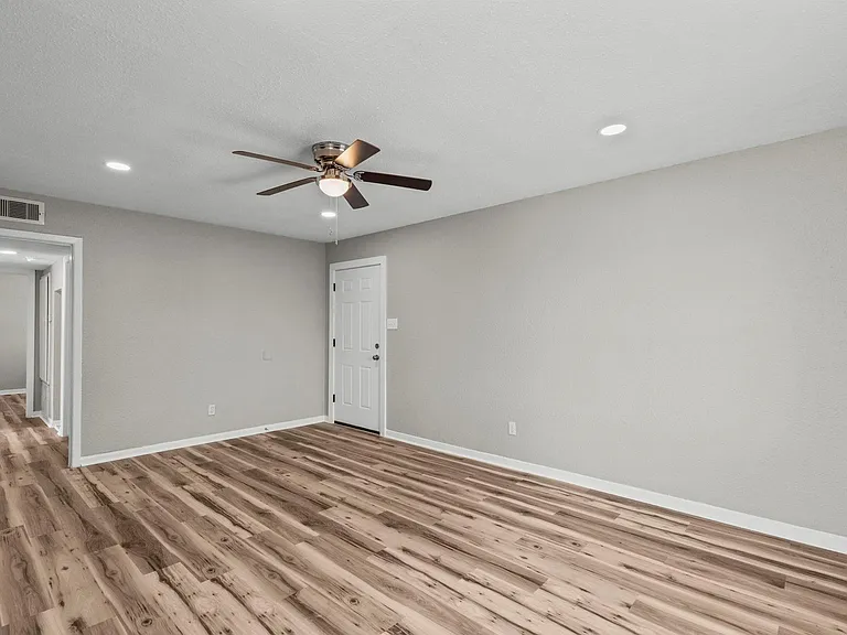 1927 Avenue M 1/2 #10 — Photo 9