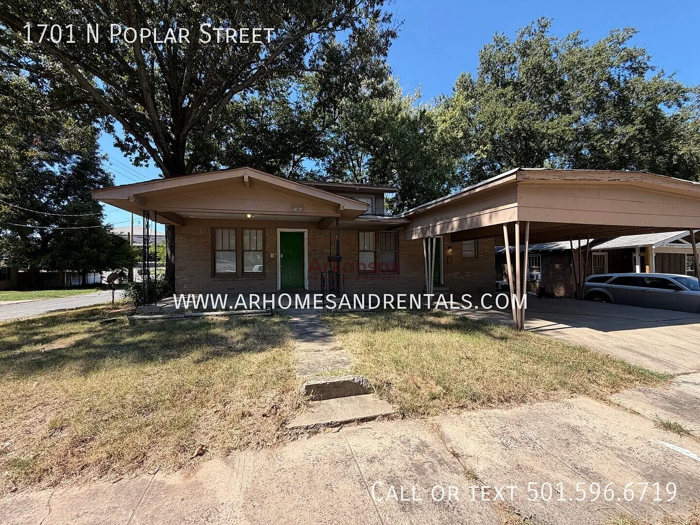1/2 Off First Month's Rent - 1701 N Poplar Street - 6 Bedrooms | 2 Bathrooms — Photo 1