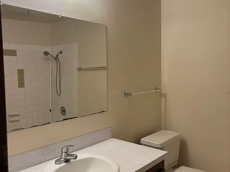 2936 Willamette St — Photo 9