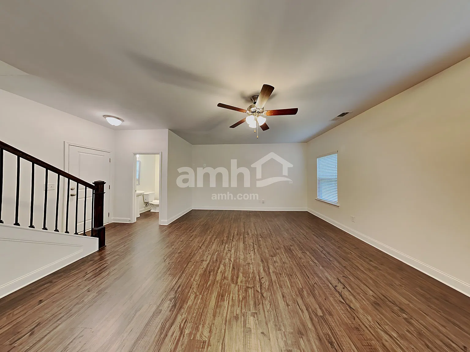 4 bed, 2.5 bath, 2326 sqft, $2,210 — Photo 4