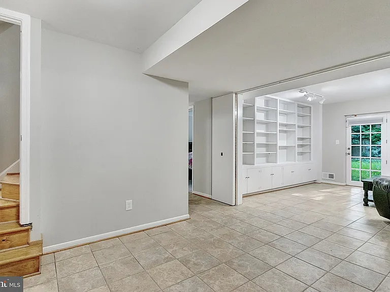 2108 48th St NW — Photo 27