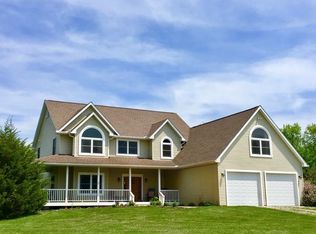 1192 Upper Spring Bay Rd, East Peoria, IL 61611