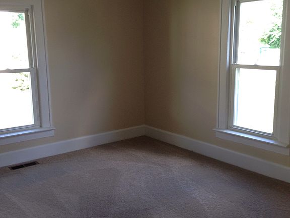 3rd image of 321 Hopewell St