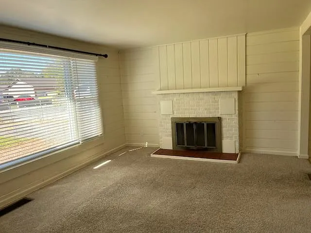 2 bed, 867 sqft, $1,200 — Photo 3