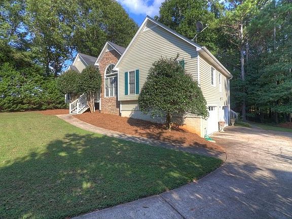 2nd image of 621 Warrenton Dr
