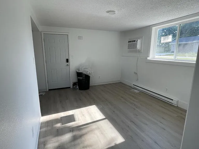 60 8th St N #1 — Photo 8
