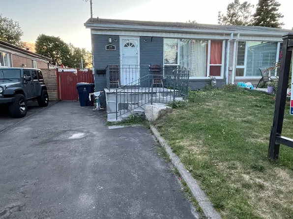 17 Huddleston Ct, Toronto, ON M1L 4L1