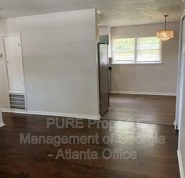 314 Sterling St — Photo 4