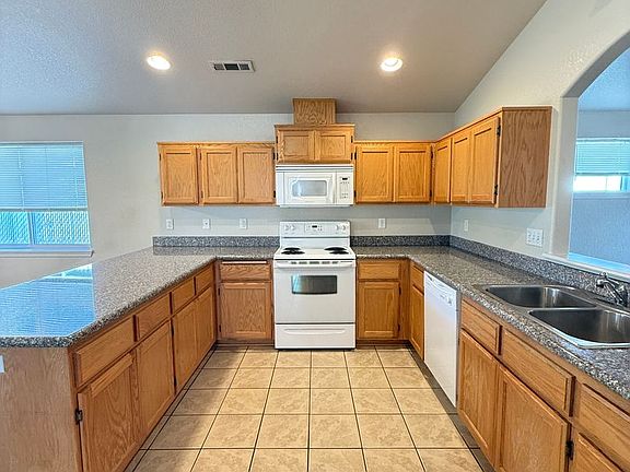 4th image of 8276 Kestrel Way