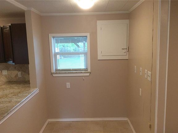 3rd image of 4736 Lowell Ln