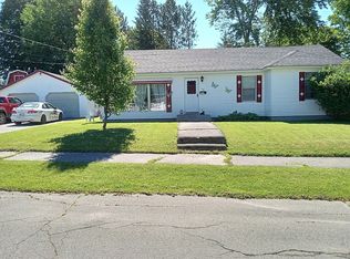 33 Birch St, East Millinocket, ME 04430