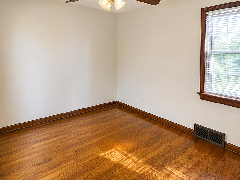 6209 Creston Ave #1/2 — Photo 4