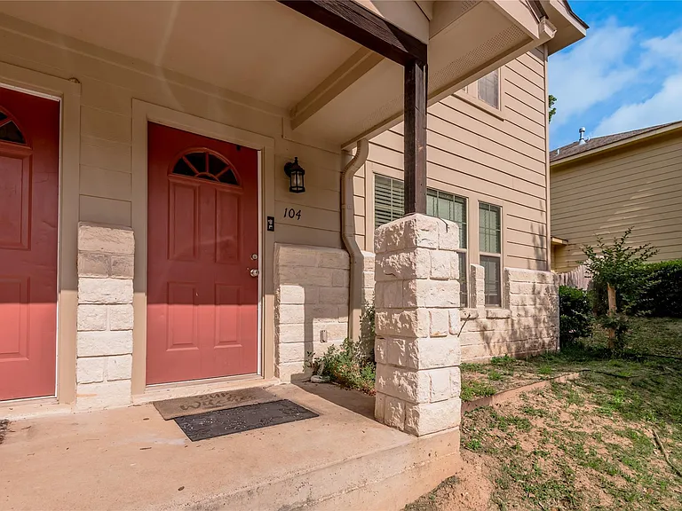 104 Yegua Cir — Photo 4