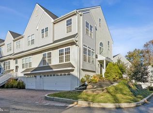 209 Debaptiste Ln, West Chester, PA 19382