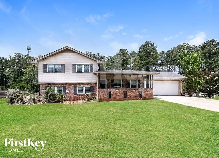 1051 Tony Valley Dr SE — Photo 1