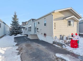 254 W Erin Woods Cir SE, Calgary, AB T2B3C9