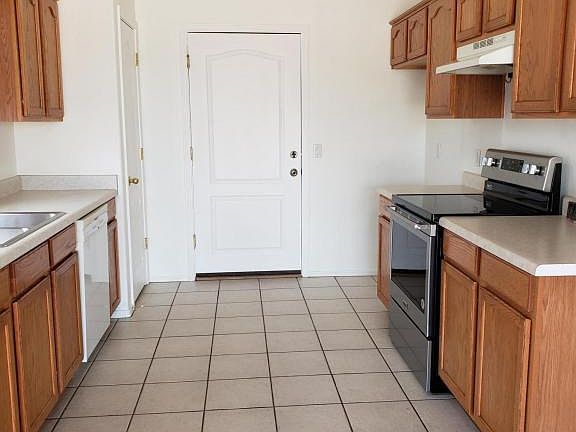 3rd image of 19728 E Chestnut Dr