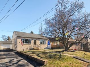4721 Aubrey Ave, Philadelphia, PA 19114