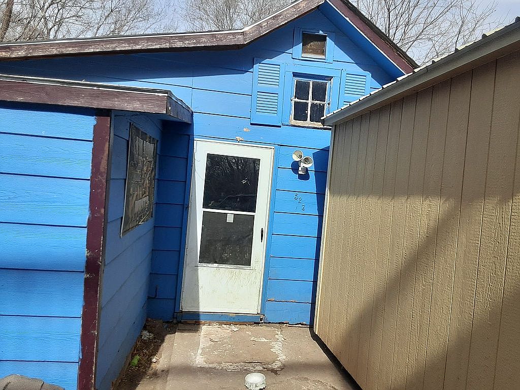 522 W 4th Ave, Hutchinson, KS 67501 Zillow