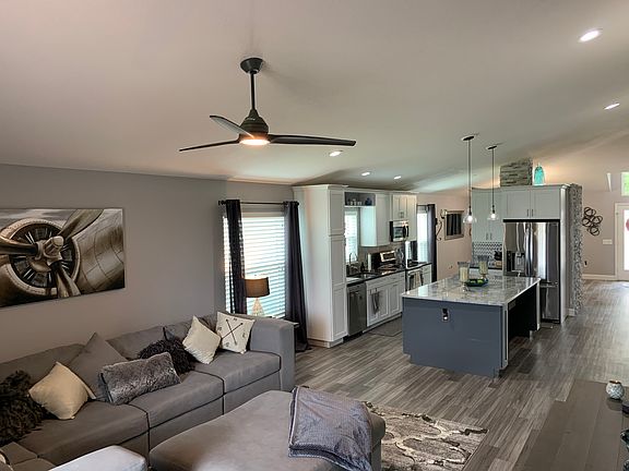 4th image of 19325 Seacove Dr