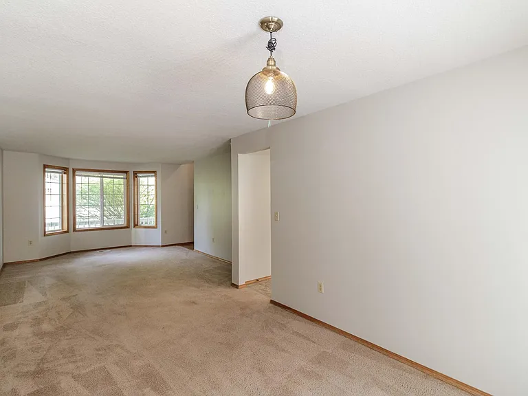 15709 NE 12th Way — Photo 9