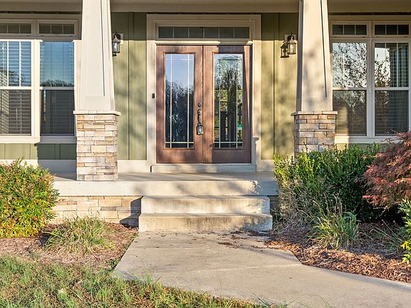 3rd image of 1009 Felts Dr