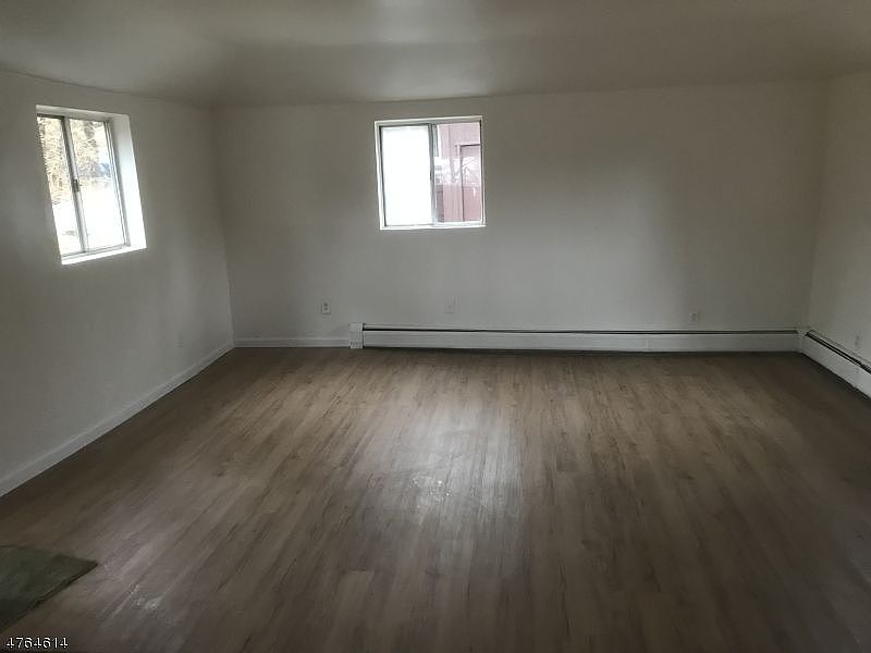 2nd image of 19 E Elro Dr