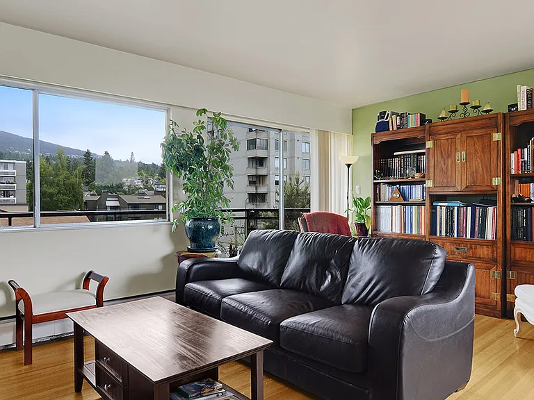 1370 Clyde Ave #405 — Photo 2