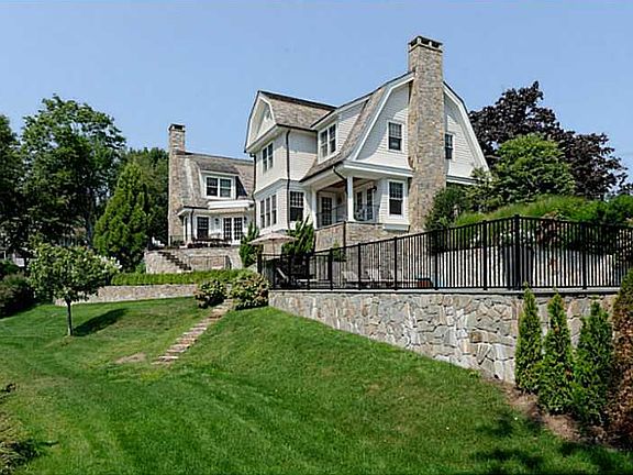 3rd image of 18 Shoal Point Ln