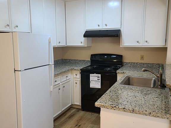 5th image of 15 Mulberry Ct #4