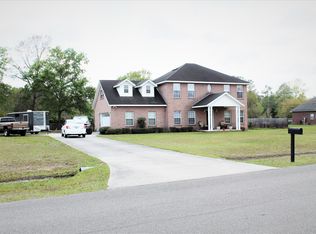 4590 Raintree Dr, Macclenny, FL 32063